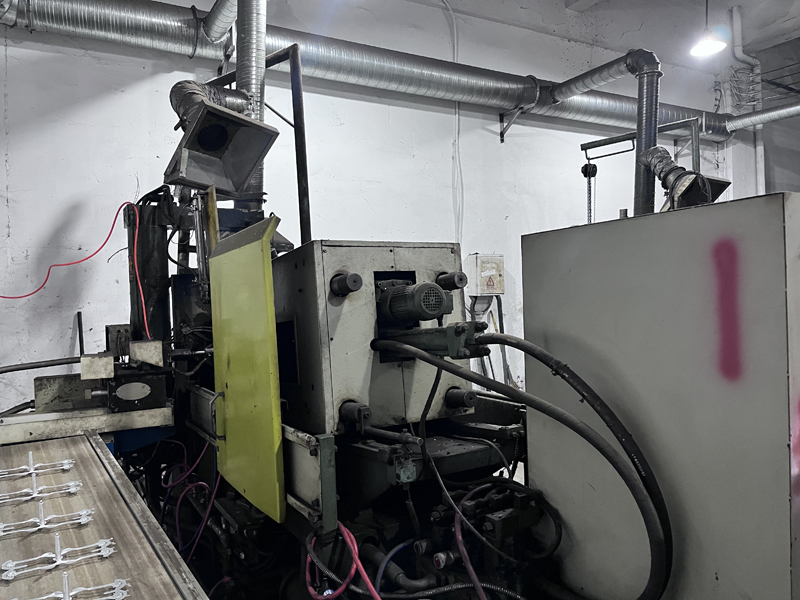 金華ハンジアの作業場にはなぜいつも照明が付いているのですか？